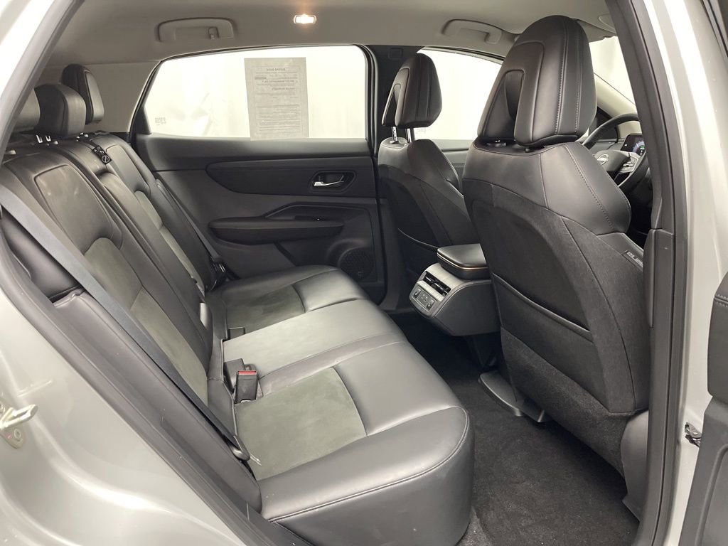 Used 2023 Nissan Ariya AWD image 30