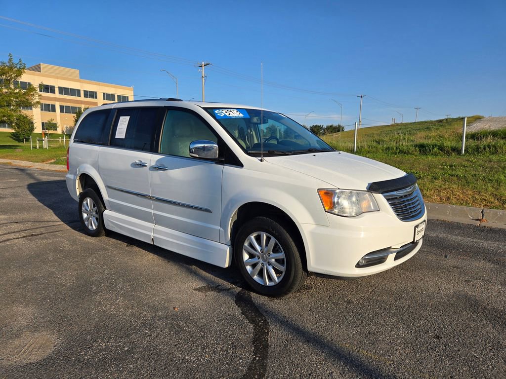 Used 2016 Chrysler Town & Country Limited Platinum