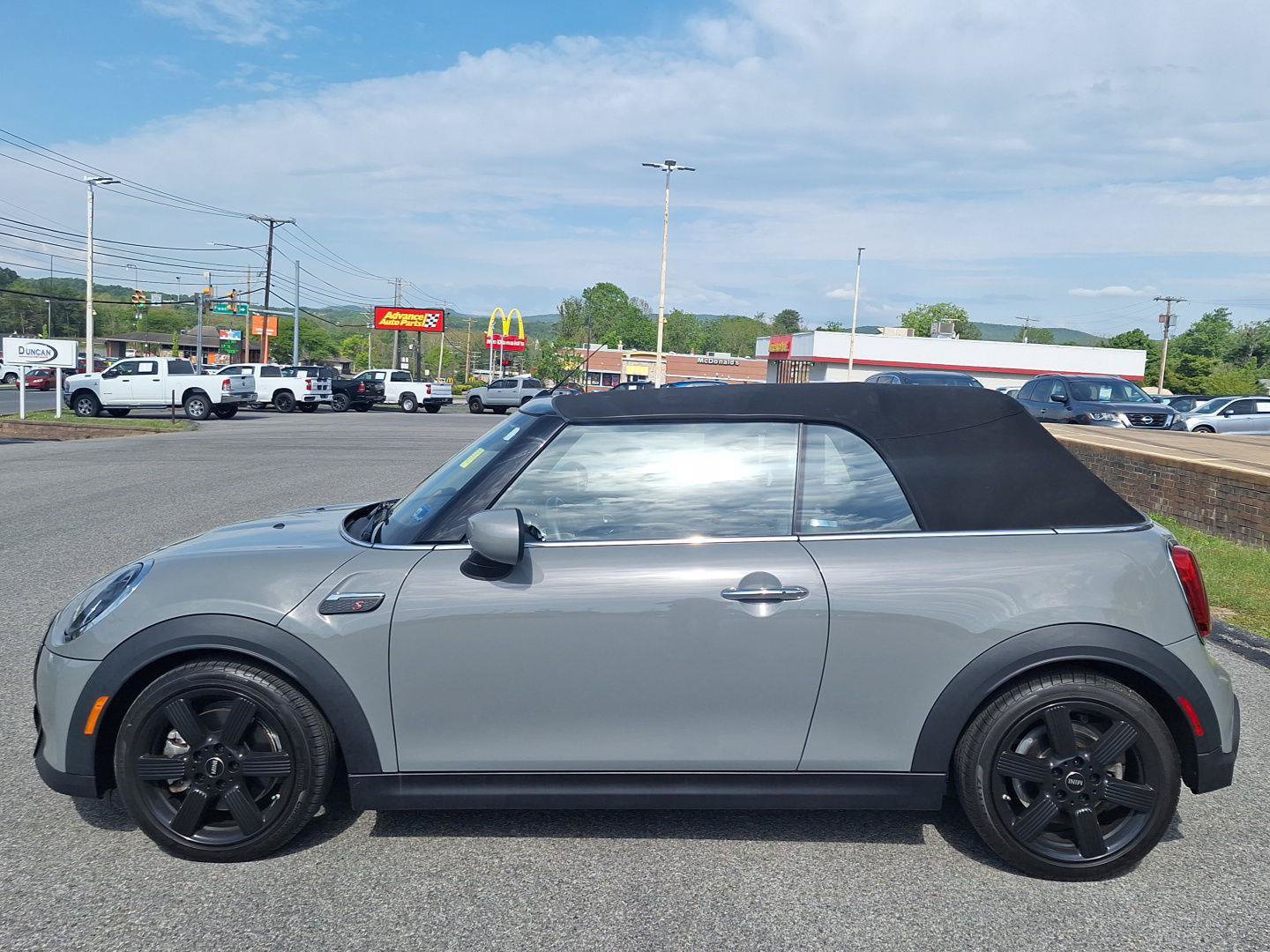 Used 2023 MINI Cooper S FWD image 7