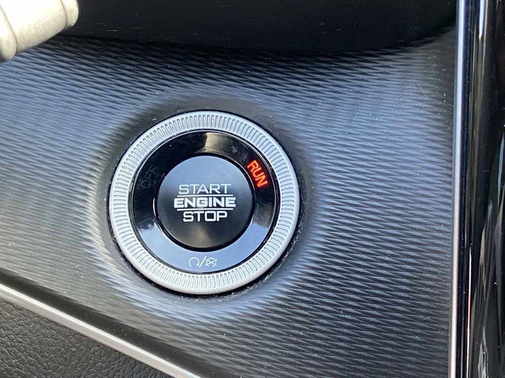 Used 2024 Jeep Grand Cherokee L Altitude image 29