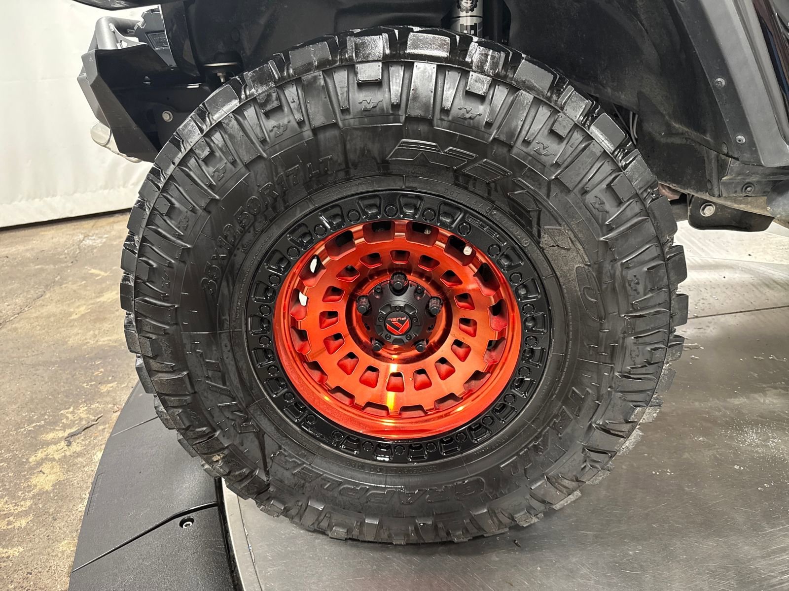 Used 2021 Jeep Gladiator Willys image 2