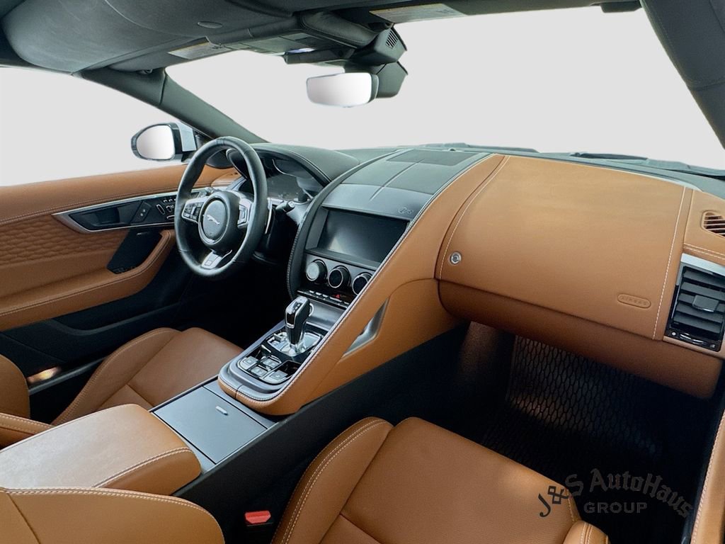 Used 2022 Jaguar F-TYPE R image 30