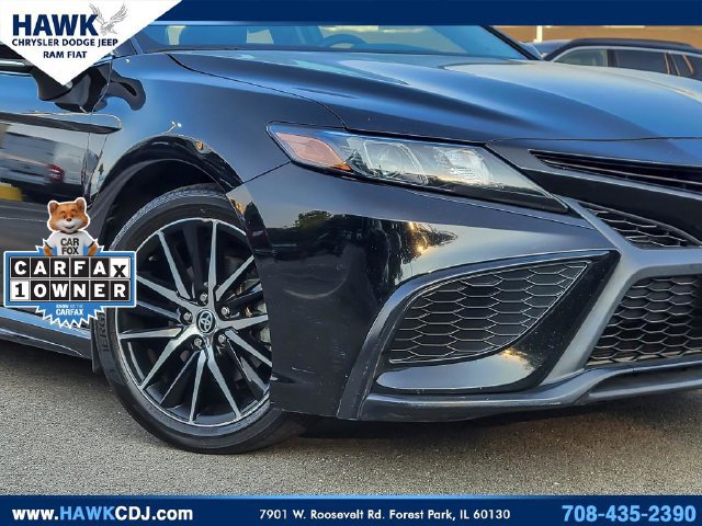 Used 2023 Toyota Camry SE FWD image 3