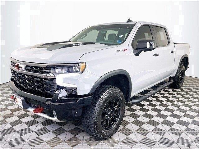 Used 2025 Chevrolet Silverado 1500 ZR2 w/ Technology Package AWD/4WD image 3