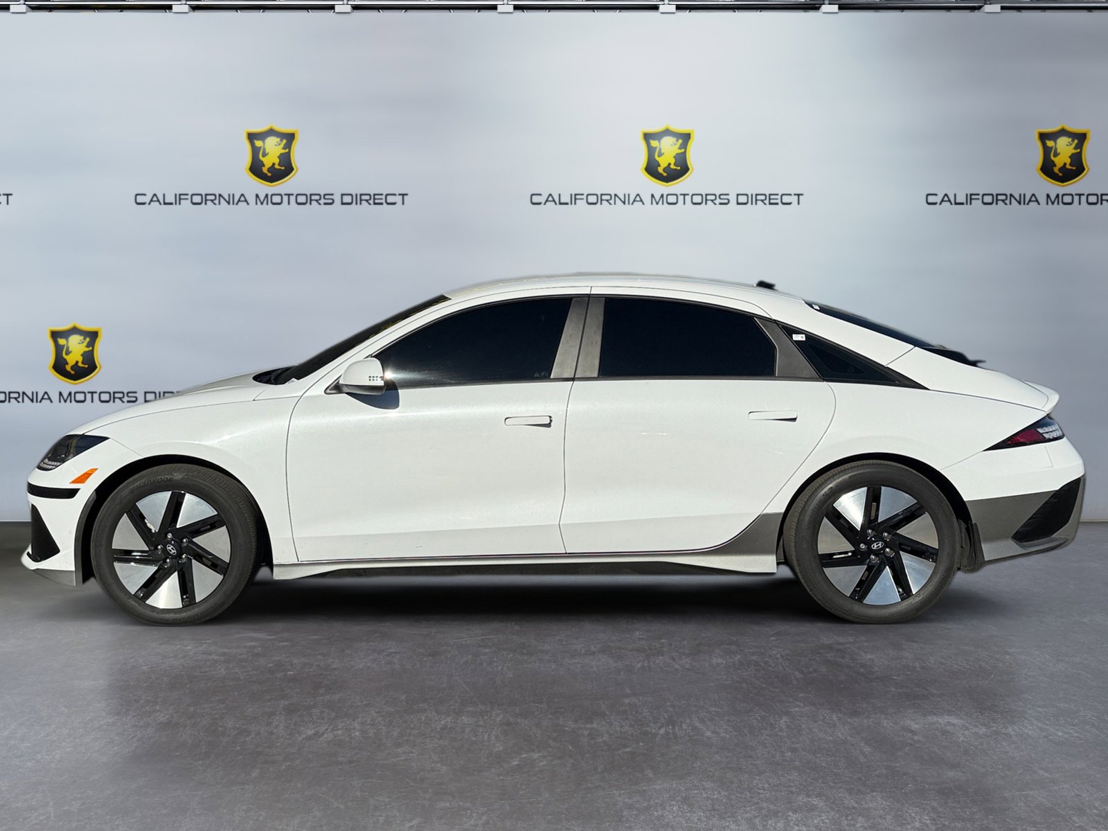 Used 2023 Hyundai Ioniq 6 SE image 2