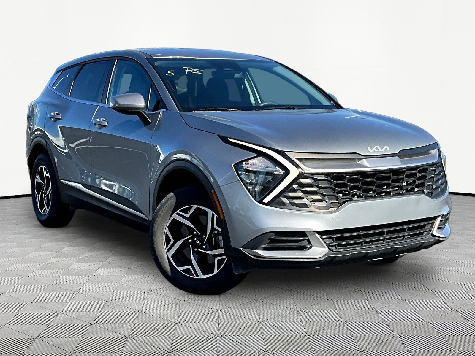 Used 2023 Kia Sportage LX AWD/4WD image 3