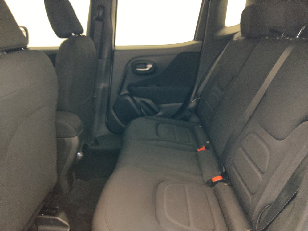 Used 2021 Jeep Renegade Latitude AWD/4WD image 18