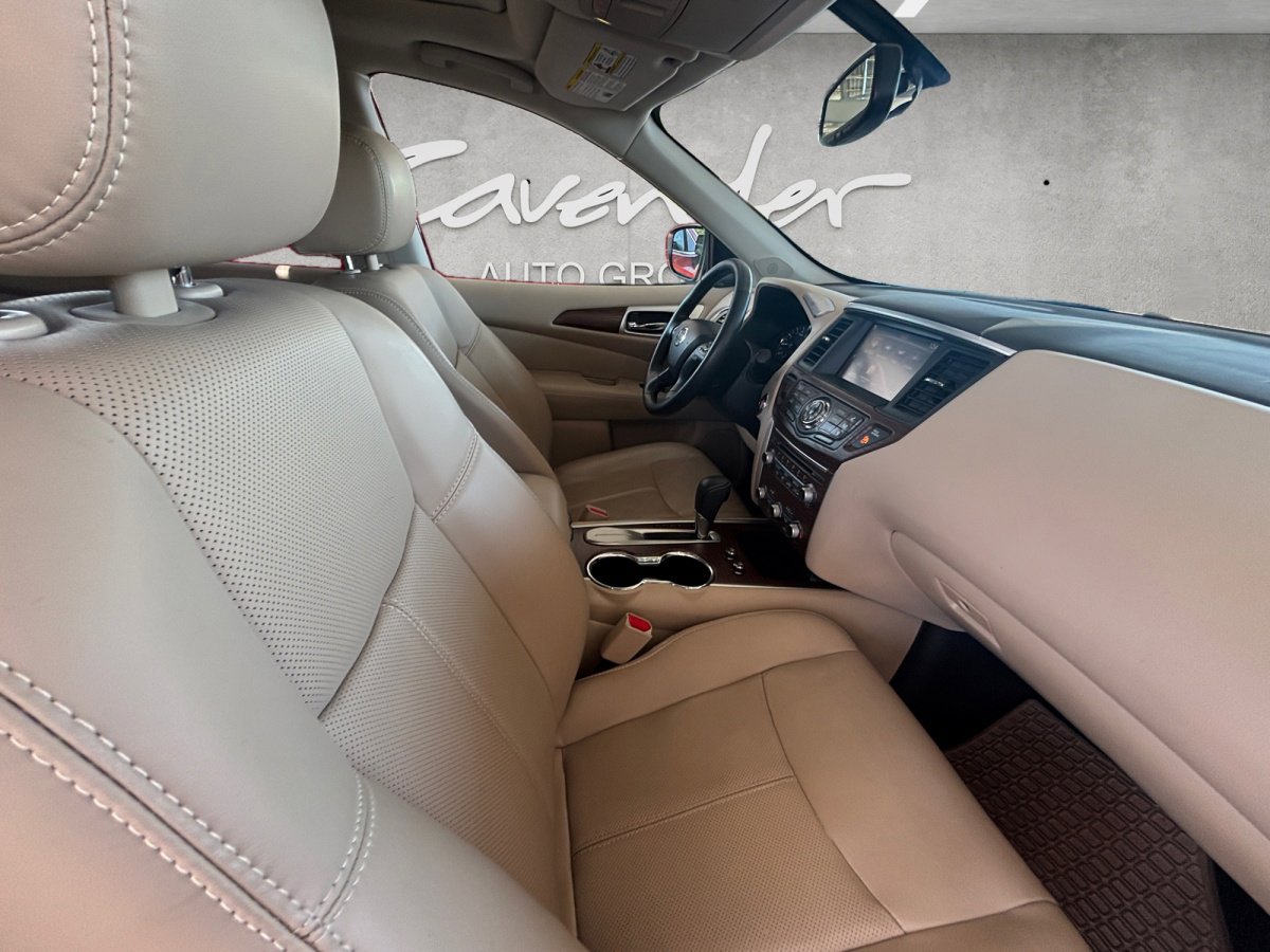 Used 2019 Nissan Pathfinder Platinum image 29