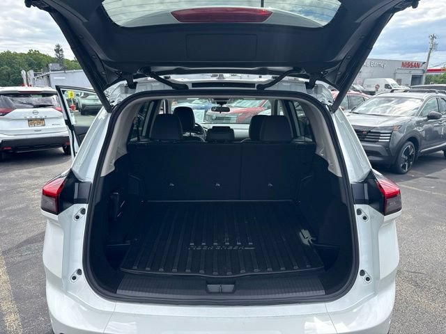 New 2026 Nissan Rogue SV AWD/4WD image 16