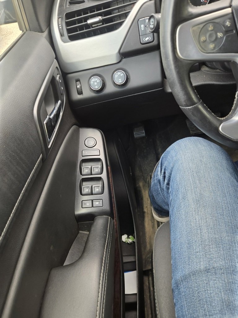 Used 2016 GMC Yukon XL SLE w/ Convenience Package image 23