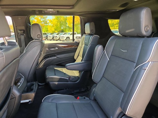Certified 2022 Cadillac Escalade ESV Premium Luxury AWD/4WD image 25