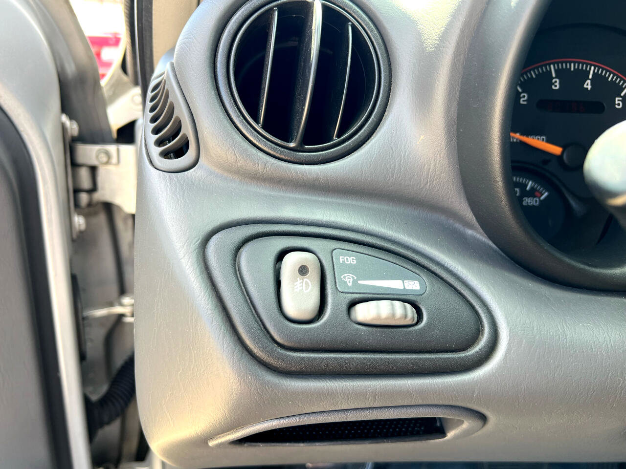 Used 2003 Pontiac Grand Am SE image 57