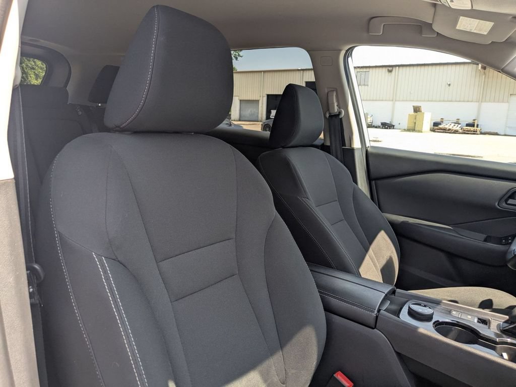Used 2024 Nissan Rogue S AWD/4WD image 34