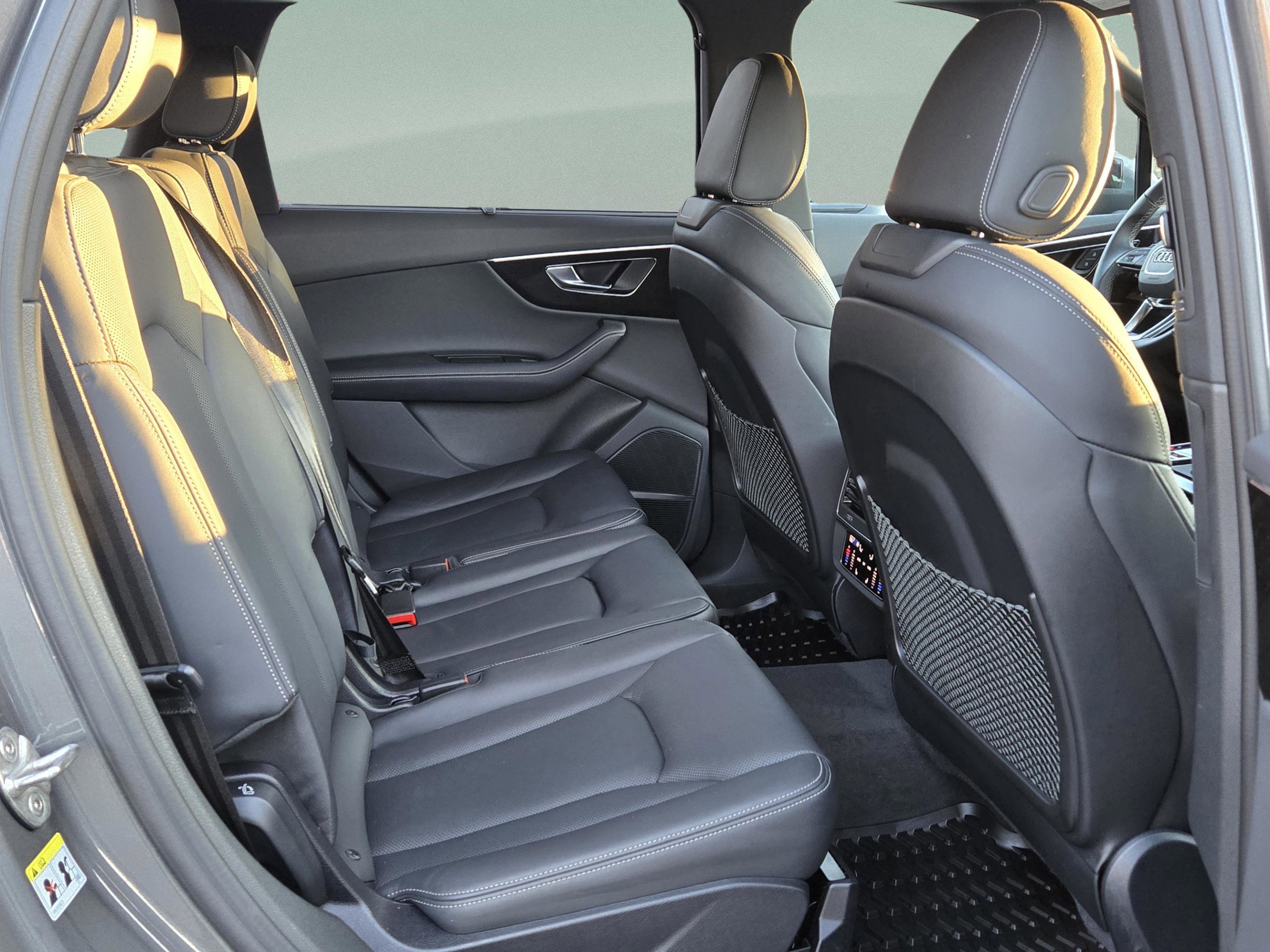 Used 2025 Audi Q7 3.0T Prestige w/ Prestige Package image 18