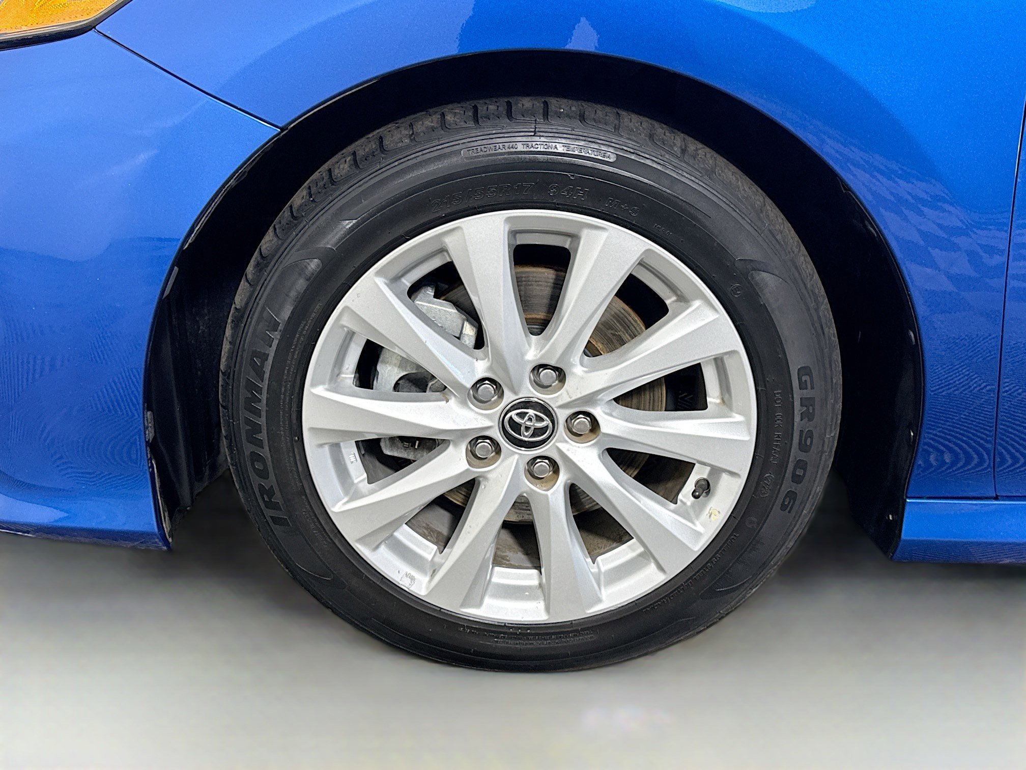 Used 2020 Toyota Camry LE w/ Carpet Mat Package image 37