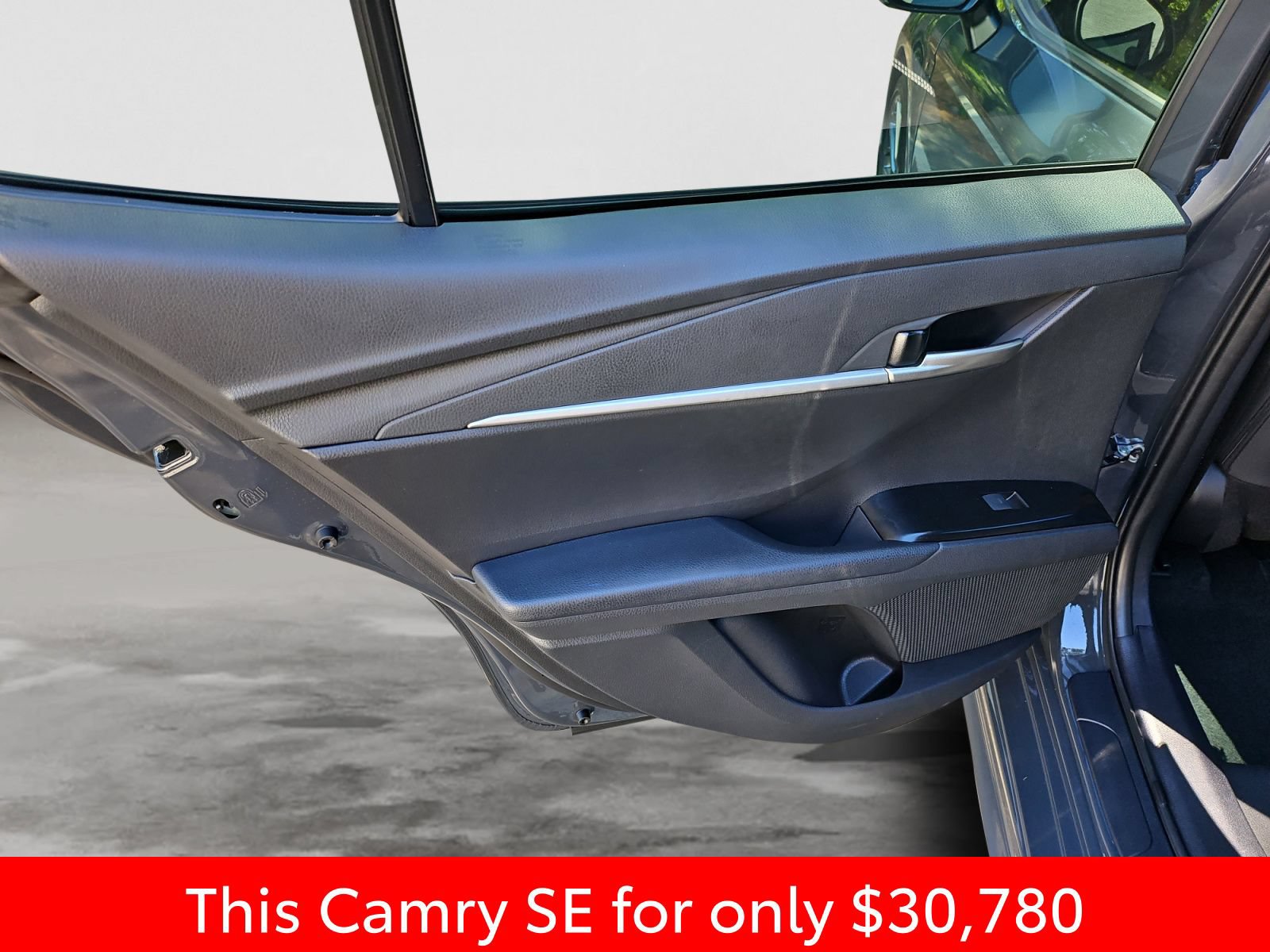 Used 2025 Toyota Camry SE w/ Convenience Package FWD image 35