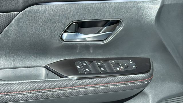 New 2026 Nissan Kicks SR w/ Cold Weather Package image 22