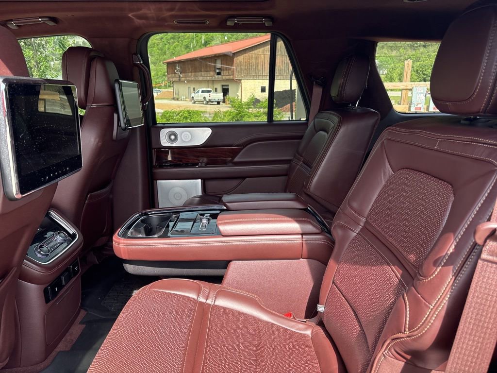 Used 2018 Lincoln Navigator Black Label w/ Cargo Package AWD/4WD image 15