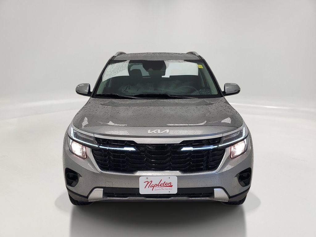 Used 2025 Kia Seltos S image 2
