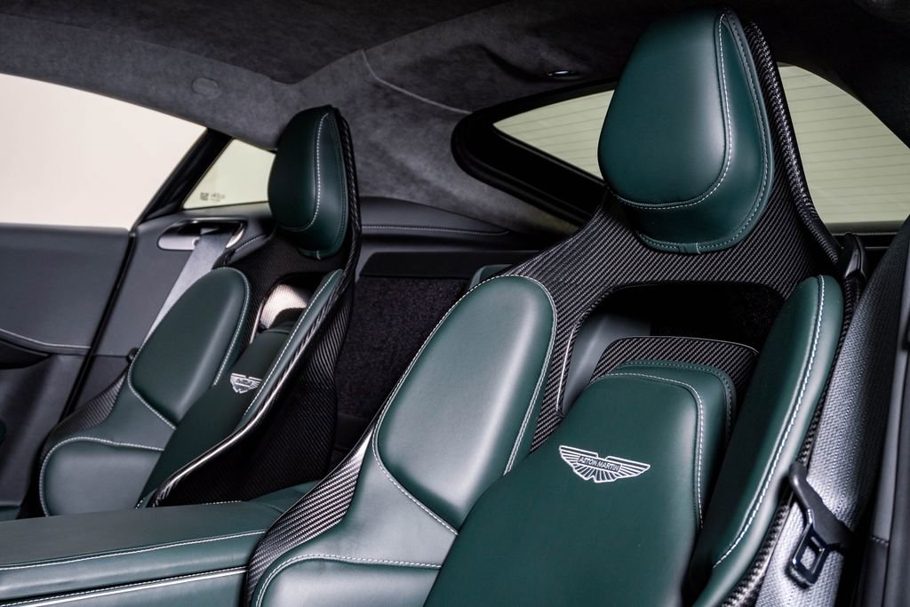 Used 2025 Aston Martin V8 Vantage Coupe RWD image 22