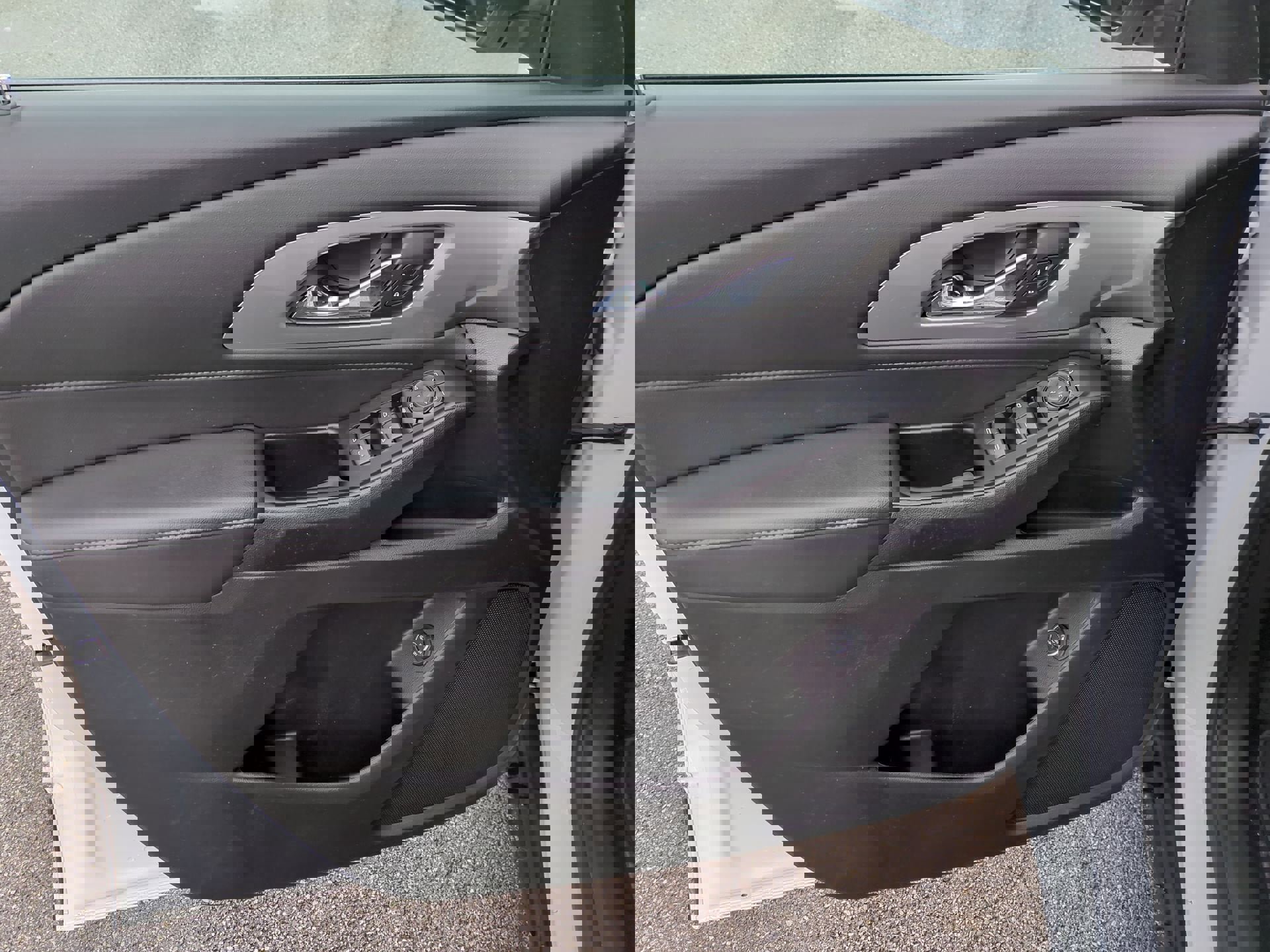 Certified 2023 Chevrolet Traverse LT image 21