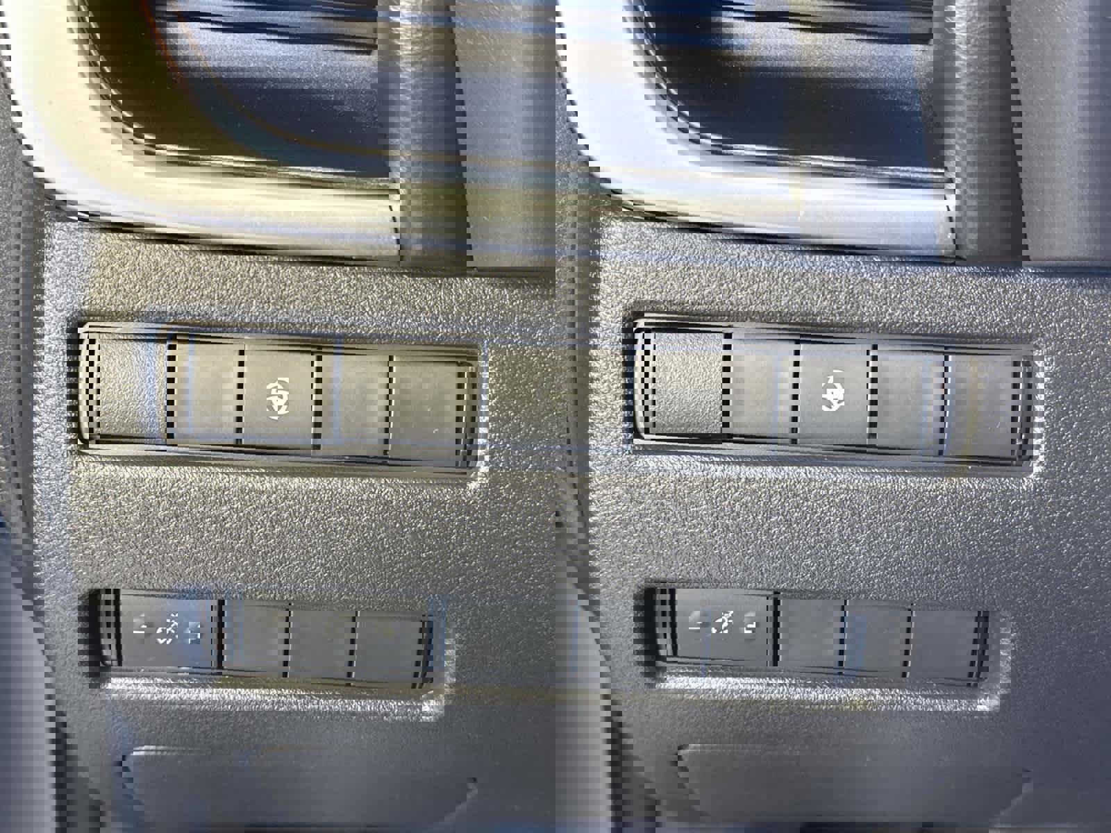 Used 2022 Nissan Rogue SV image 23