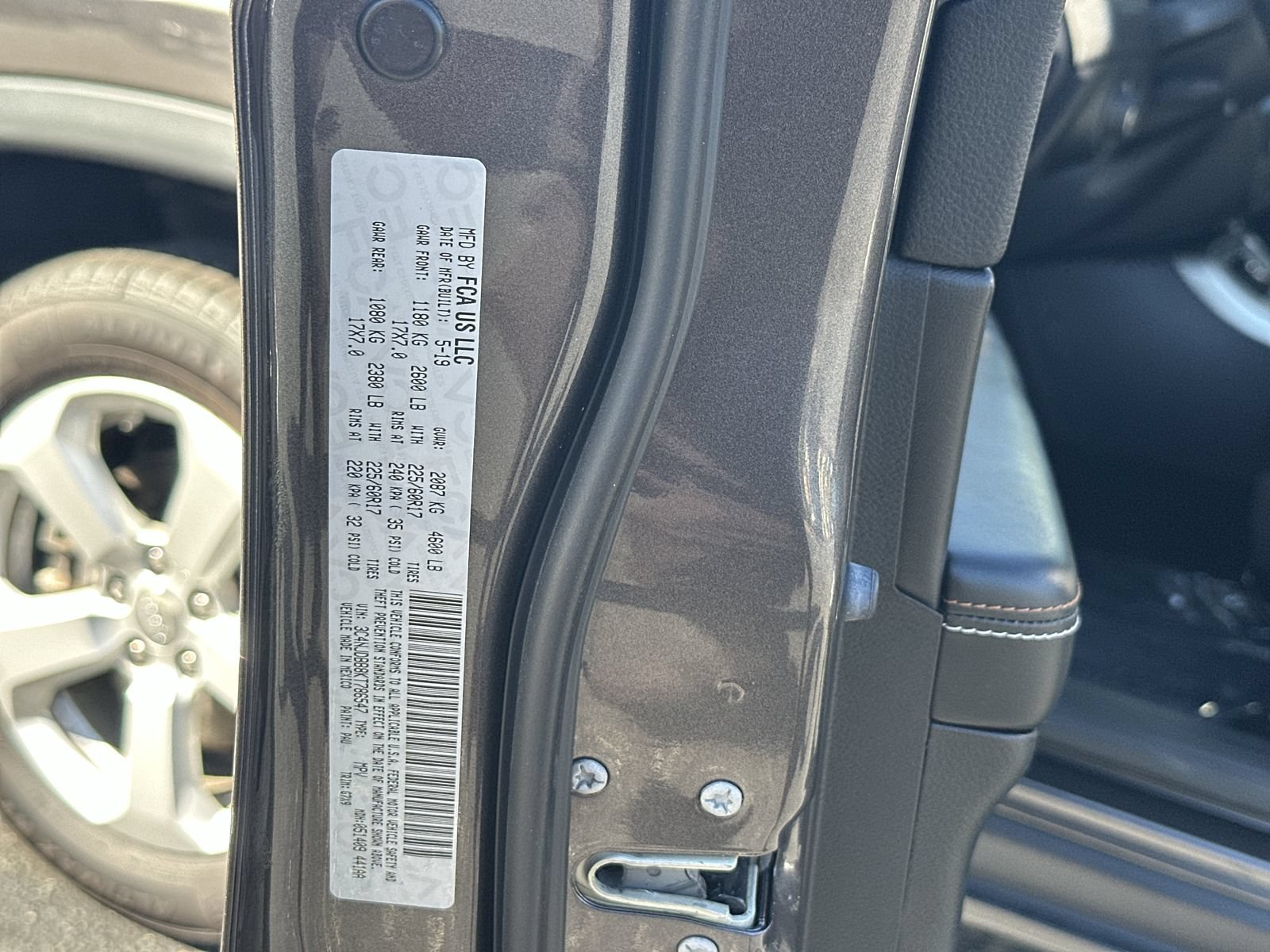 Used 2019 Jeep Compass Latitude w/ Cold Weather Group AWD/4WD image 35