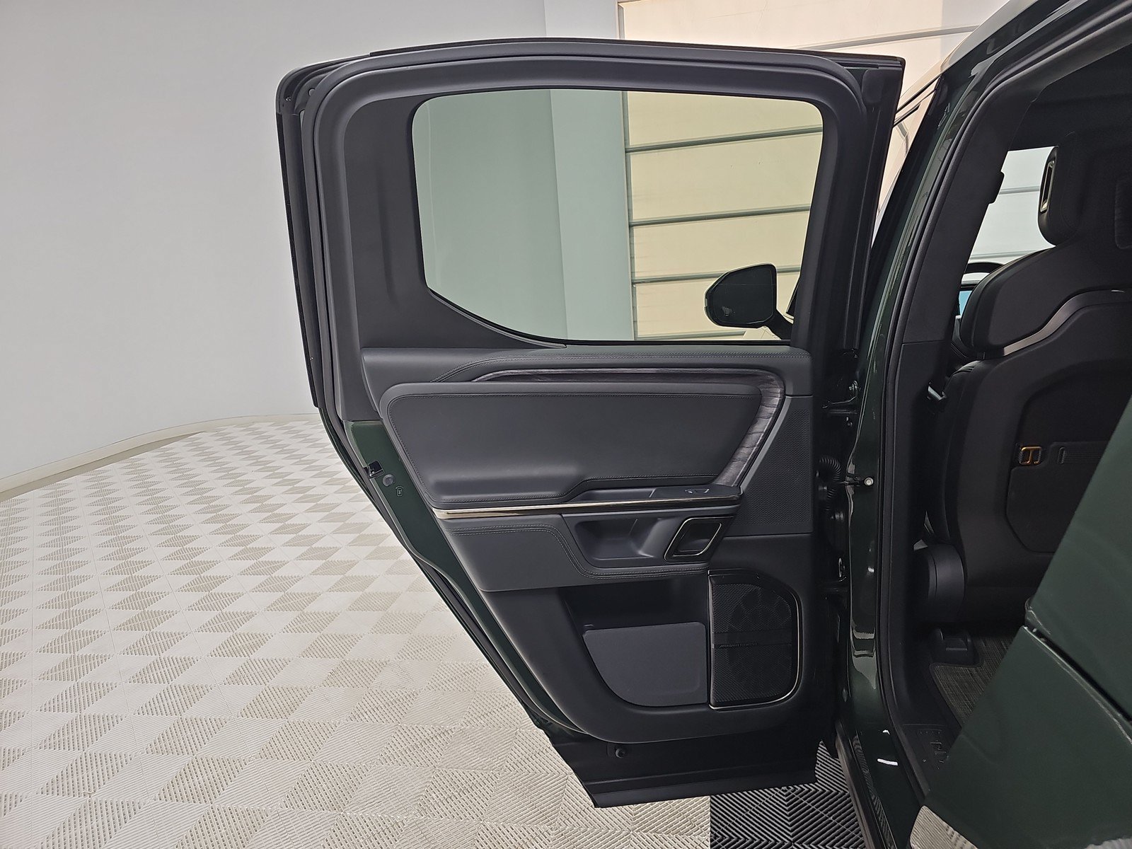 Used 2022 Rivian R1T Adventure AWD/4WD image 17
