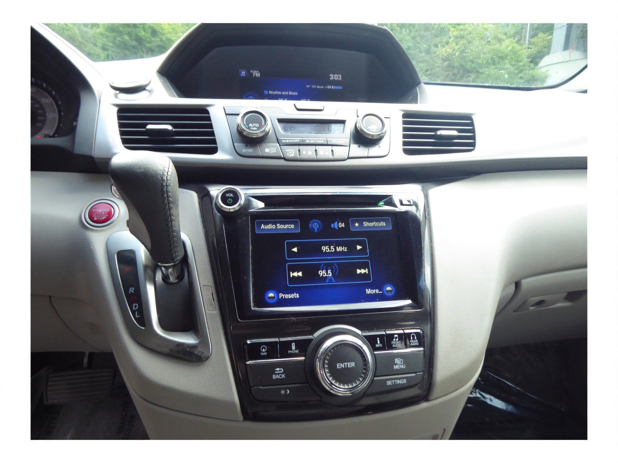 Used 2016 Honda Odyssey Touring Elite image 16