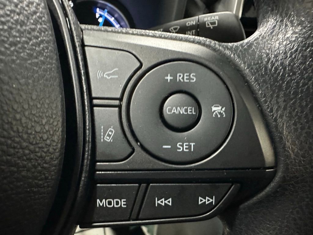 Used 2025 Toyota RAV4 LE image 20