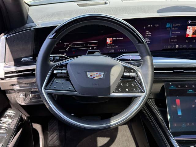 Used 2025 Cadillac Escalade ESV Sport AWD/4WD image 17