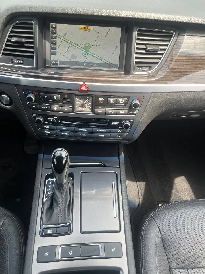 Used 2016 Hyundai Genesis 3.8 AWD/4WD image 15