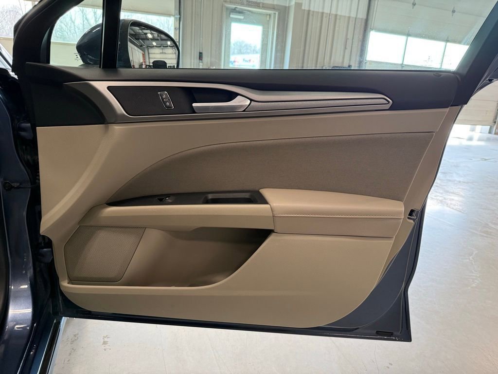 Used 2019 Ford Fusion SE image 34