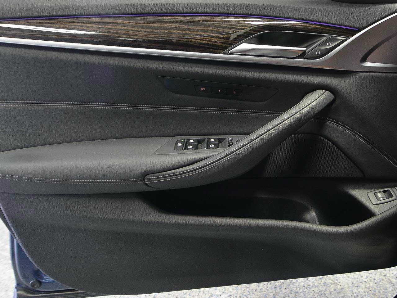 Certified 2023 BMW 530e w/ Convenience Package RWD image 6