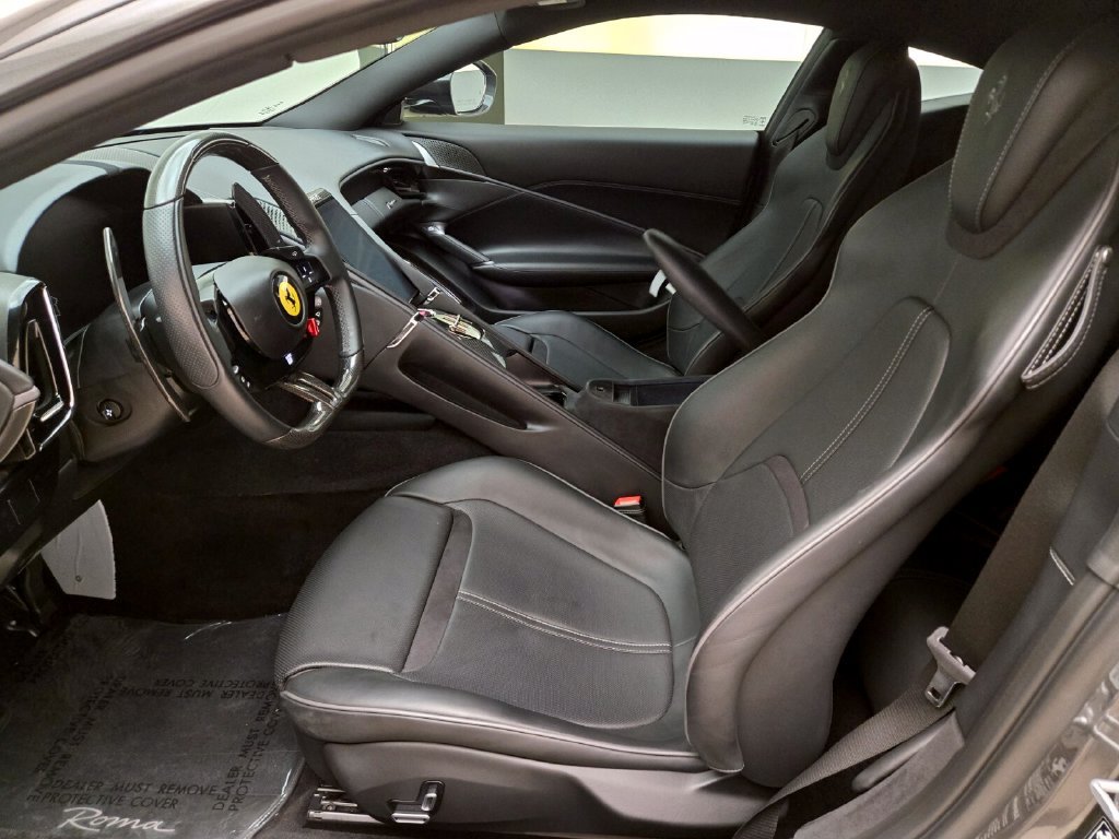 Used 2022 Ferrari Roma RWD image 17