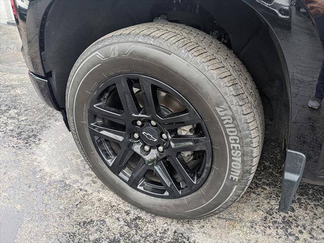 Used 2023 Chevrolet Silverado 1500 Custom w/ LPO, Dark Essentials Package AWD/4WD image 8