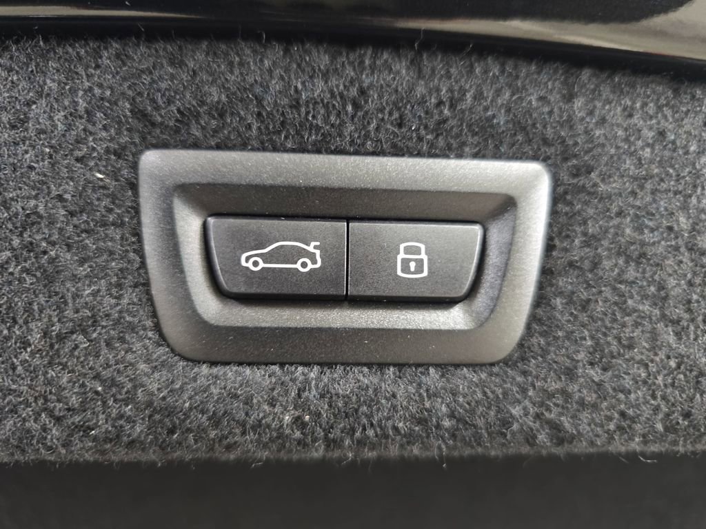 Used 2026 BMW 840i w/ M Sport Professional Package image 31