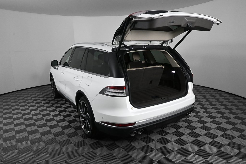 Used 2022 Lincoln Aviator Reserve w/ Equipment Group 201A image 32