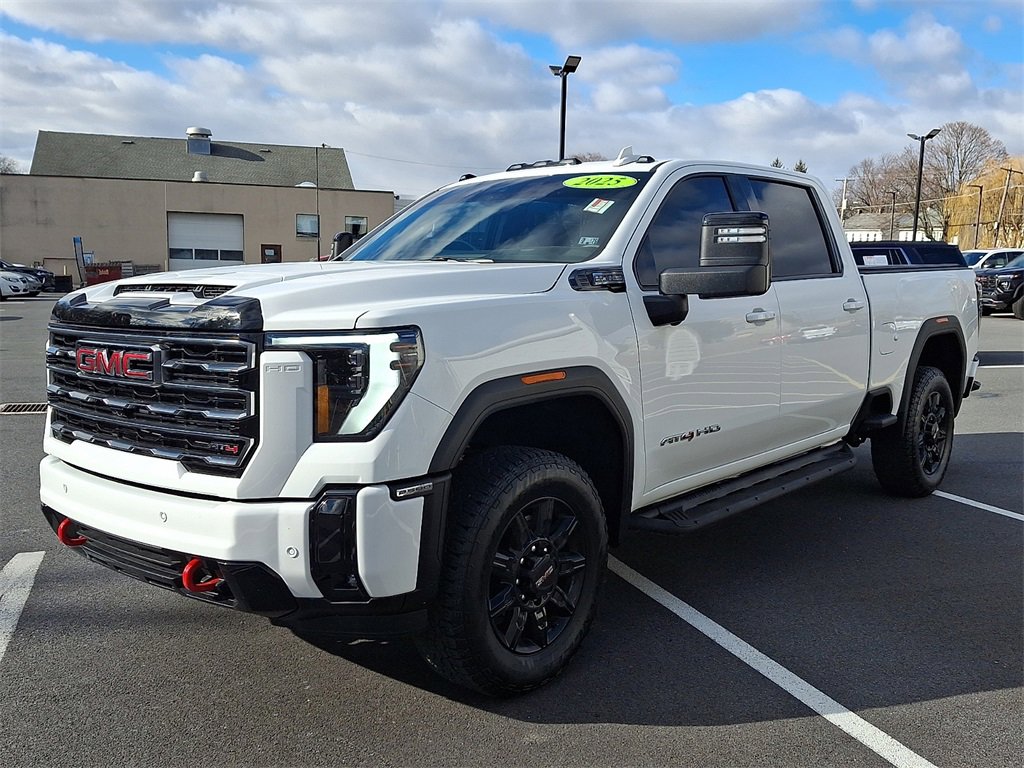 Used 2025 GMC Sierra 2500 AT4 w/ AT4 Preferred Package image 3