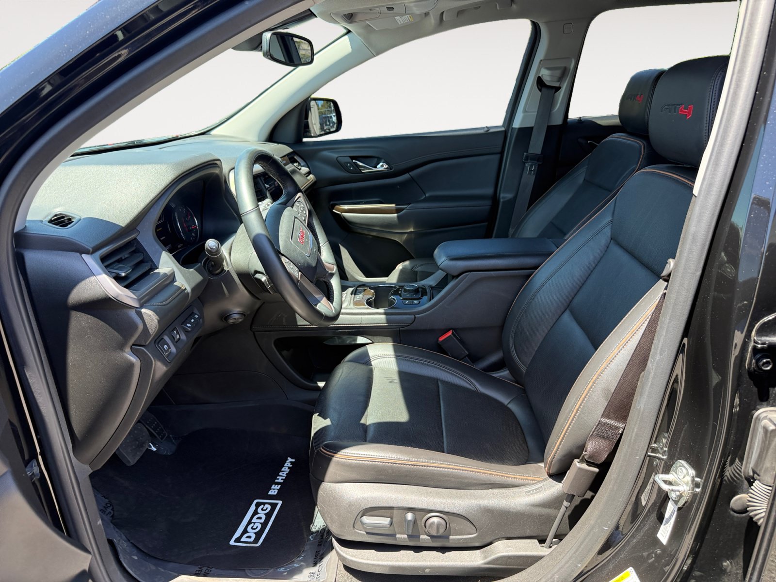 Used 2023 GMC Acadia AT4 w/ Technology Package AWD/4WD image 10