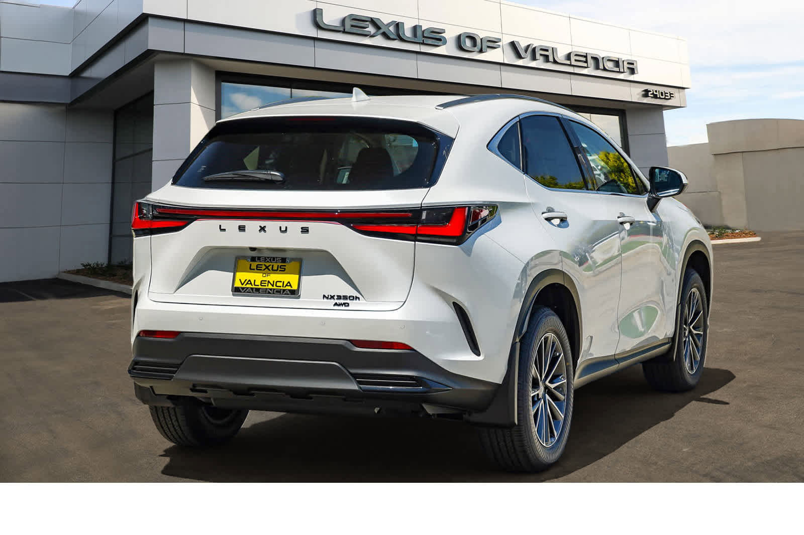 New 2025 Lexus NX 350h AWD w/ Premium Package image 4