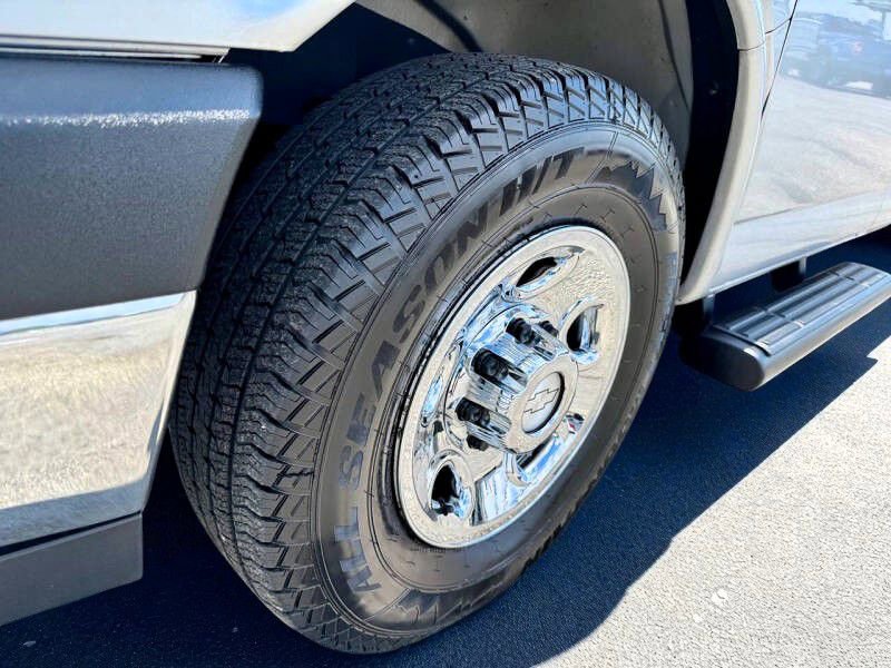 Used 2019 Chevrolet Express 3500 LT w/ LT Preferred Equipment Group image 10