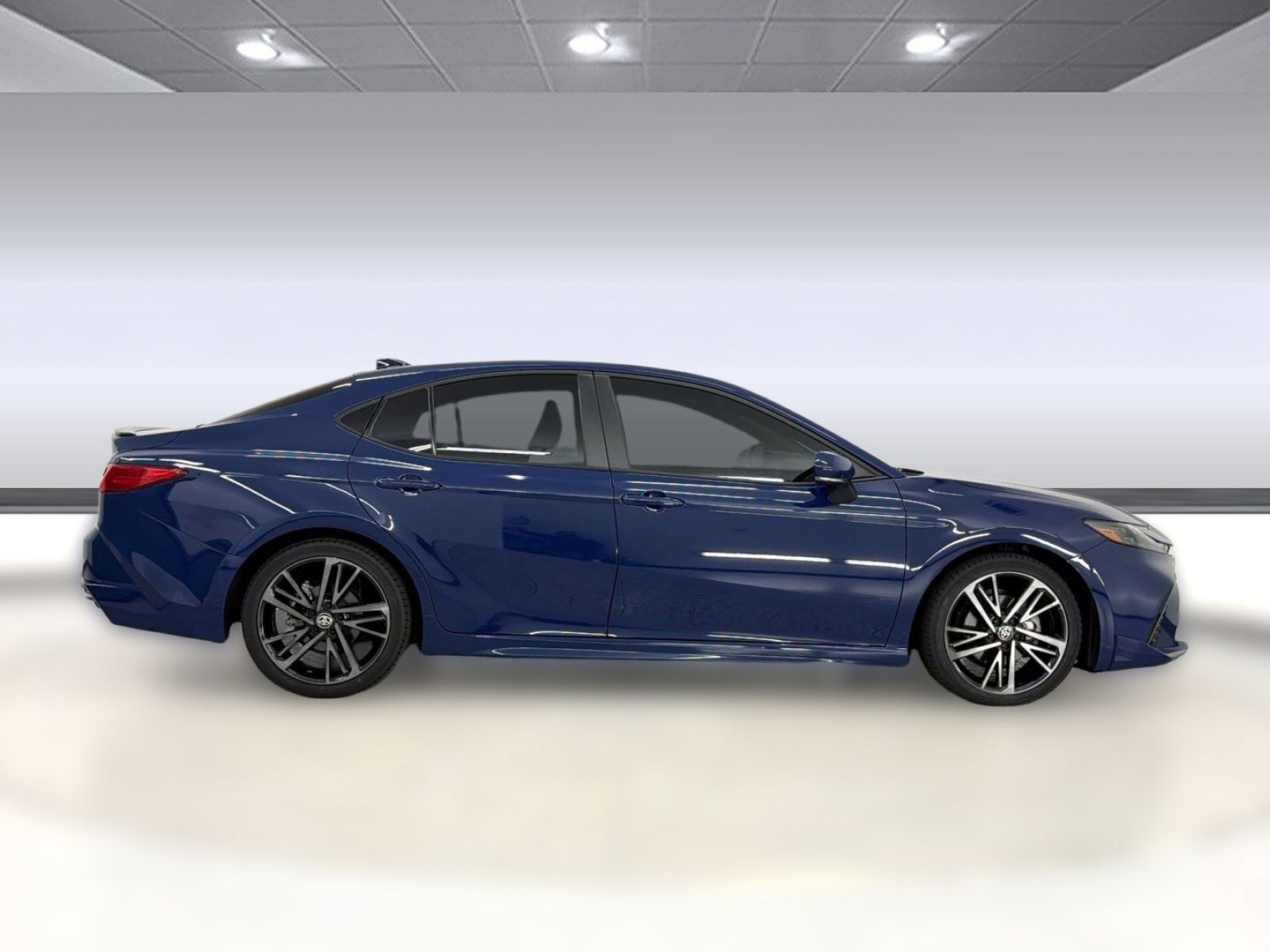 Used 2025 Toyota Camry XSE FWD image 8