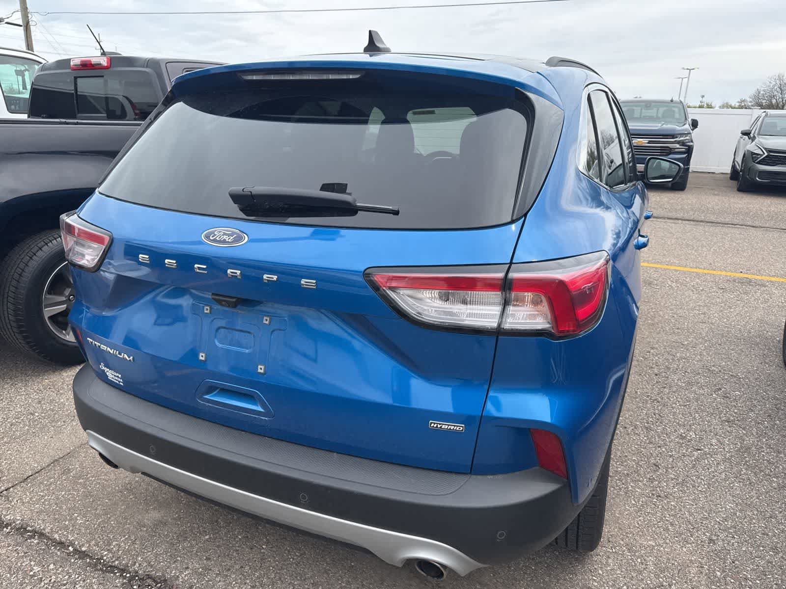 Used 2021 Ford Escape Titanium FWD image 12
