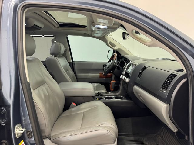 Used 2020 Toyota Sequoia Platinum image 16