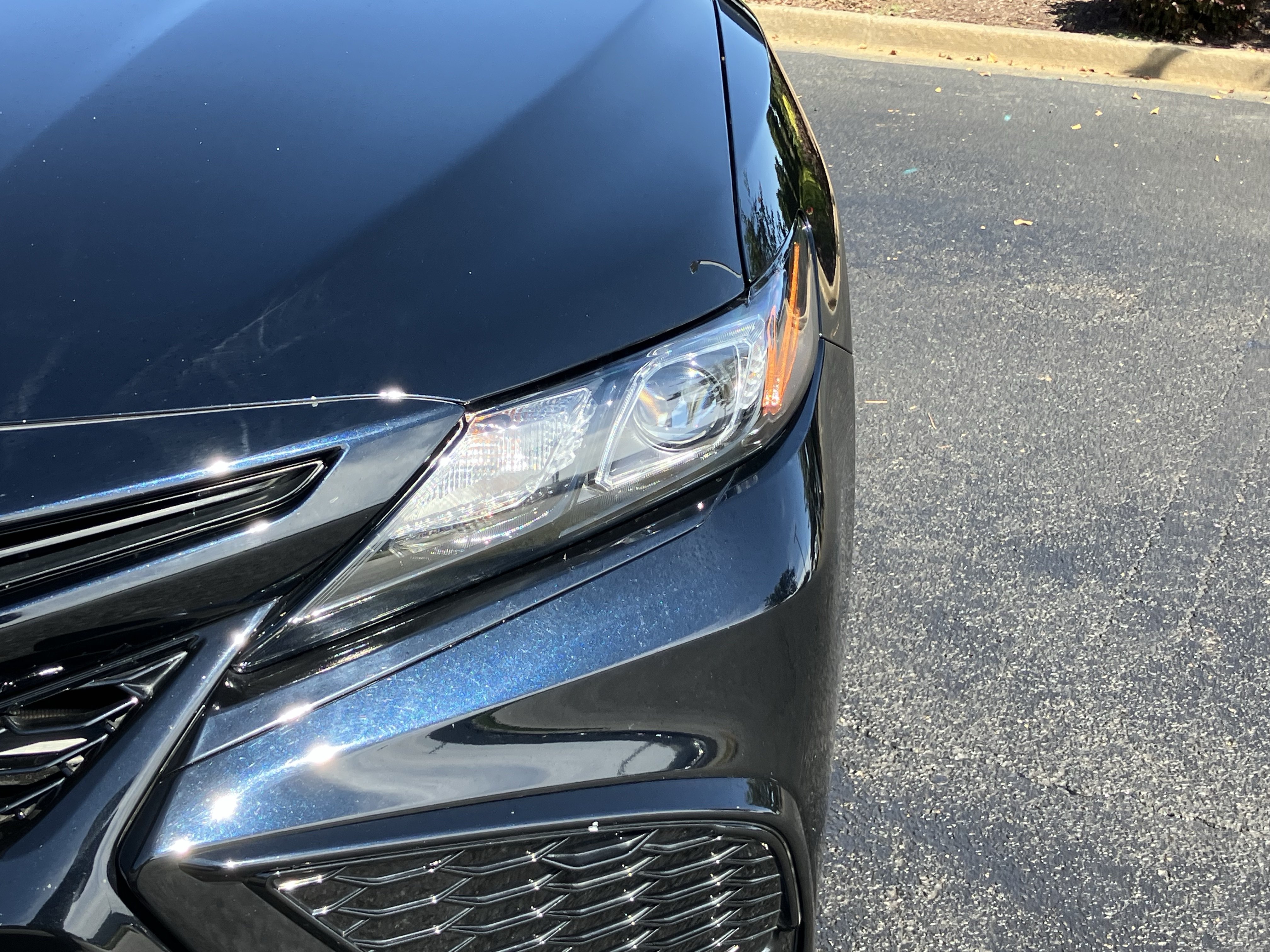 Used 2022 Toyota Camry SE FWD image 5