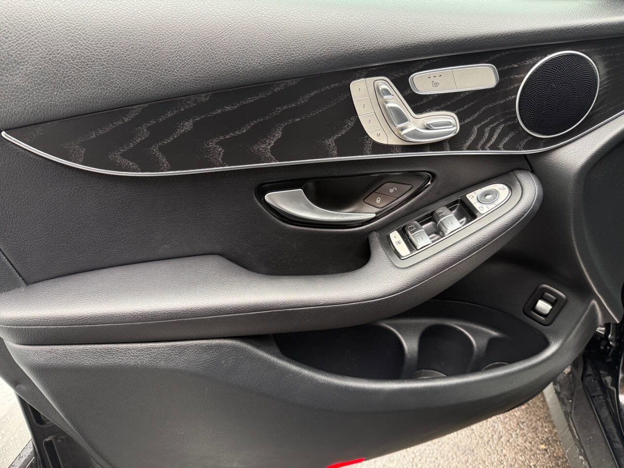 Used 2016 Mercedes-Benz GLC 300 w/ Premium Package image 35