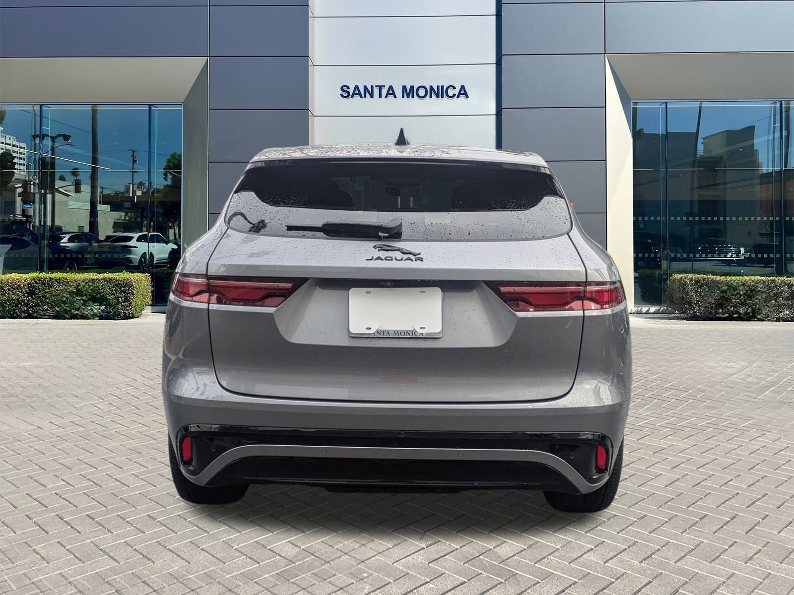 Used 2024 Jaguar F-PACE R-Dynamic S image 8