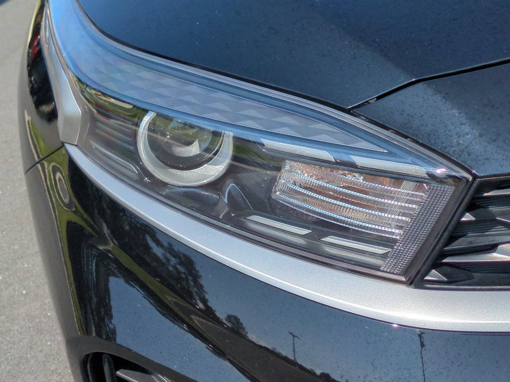 Used 2023 Kia Forte LXS w/ LXS Technology Package FWD image 9