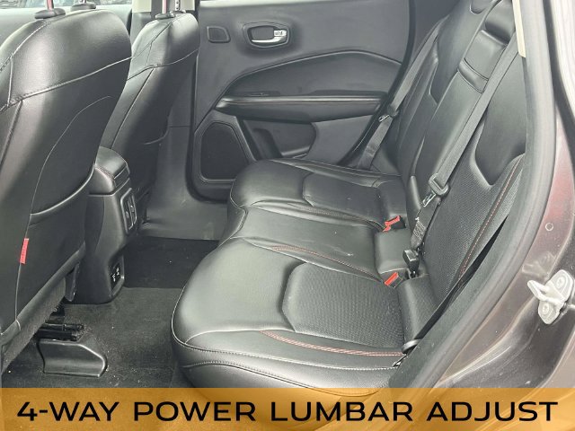 Used 2018 Jeep Compass Trailhawk w/ Leather Interior Group AWD/4WD image 19